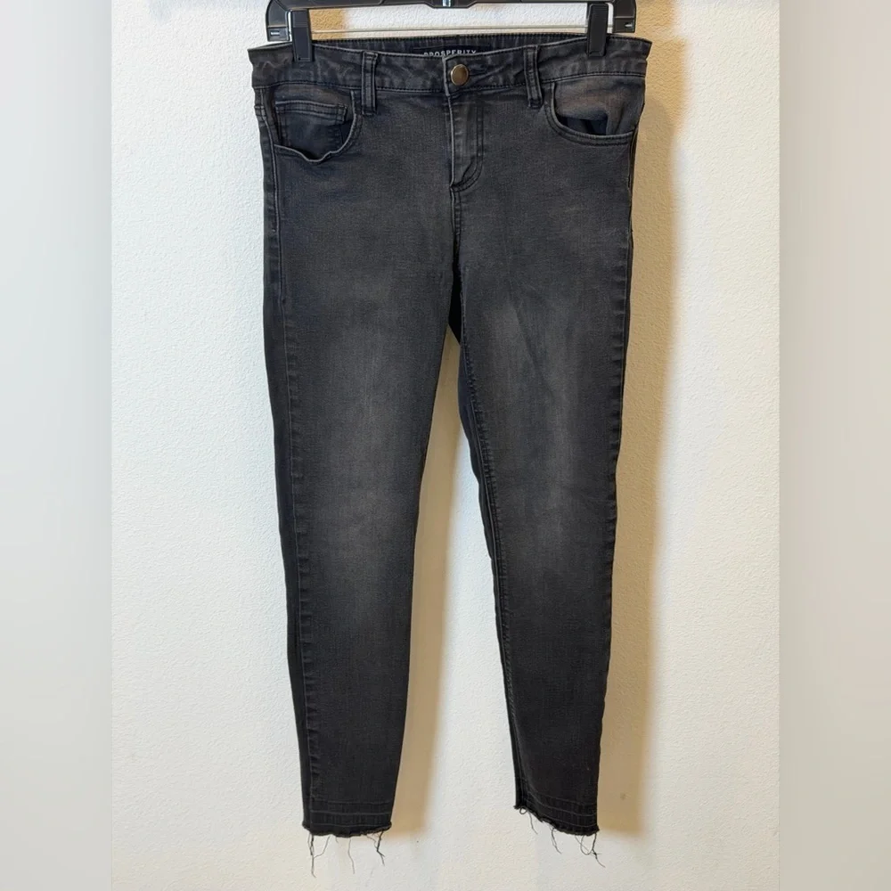 Prosperity Denim Raw Hem Black Skinny stretch Jeans – Size 29